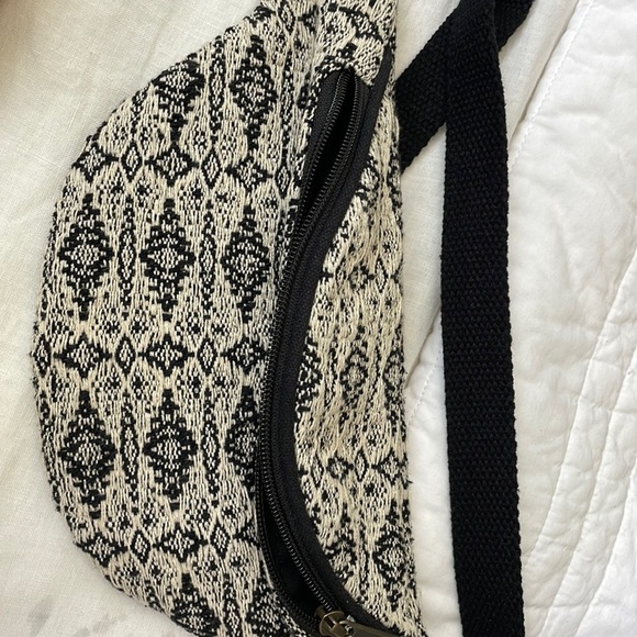 Black and white tapestry Boho fanny pack, belt bag or cross body bag - Picture 5 of 8
